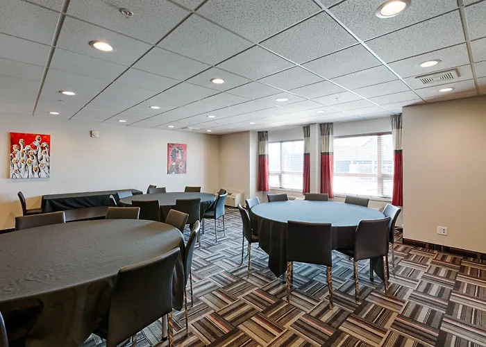 Microtel Casselman