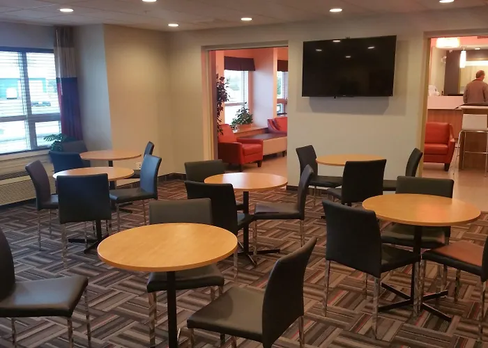 Microtel Casselman