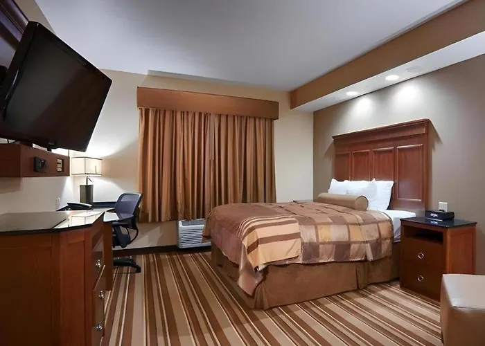 Best Western Plus Kc Speedway Inn & Suites