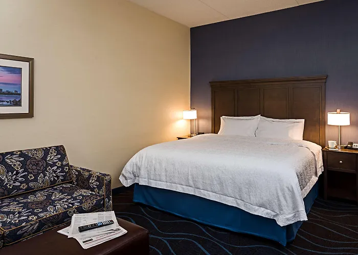 Hampton Inn By Hilton Ottawa Airport