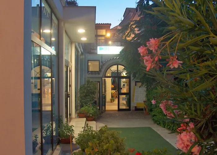 Hotel Piccolo Paradiso Di Rodi Garganico