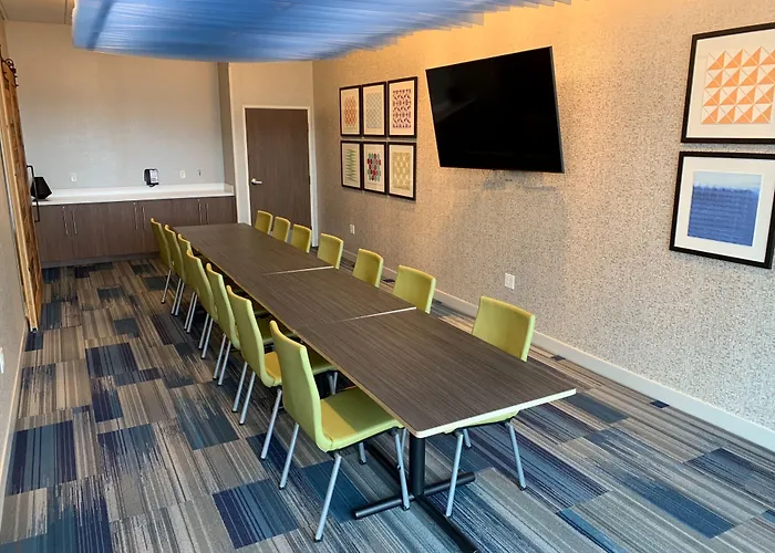 Holiday Inn Express & Suites Duluth North - Miller Hill By Ihg