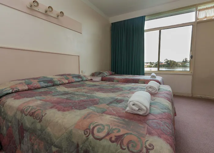 Moruya Waterfront Hotel Motel