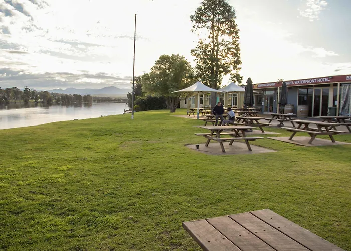 Moruya Waterfront Hotel Motel