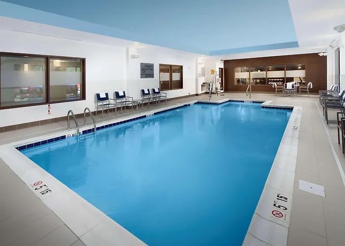 Hampton Inn & Suites Falls Church