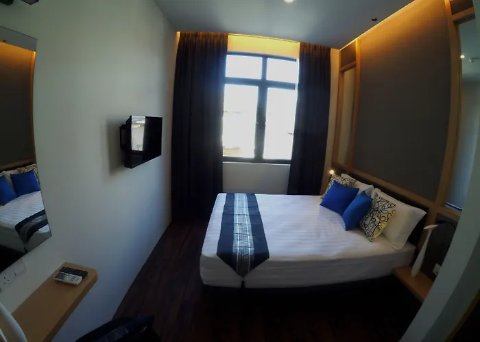 B Street Hotel