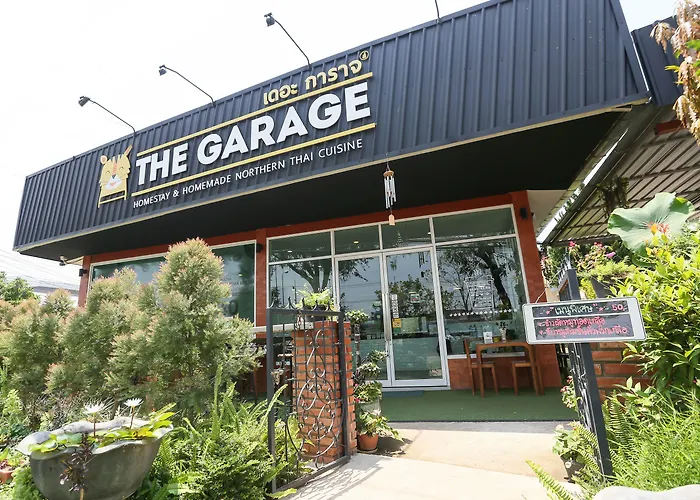 Hotel The Garage Chiang Rai