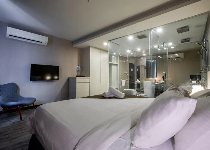 The Leverage Business Hotel