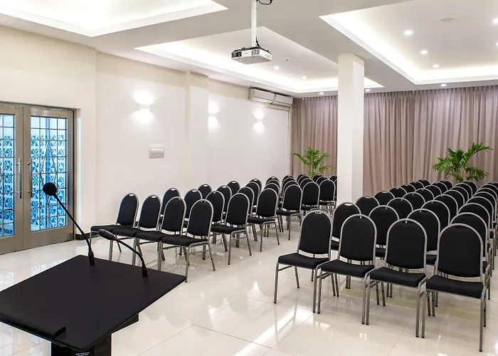 Tanoa International Dateline Hotel