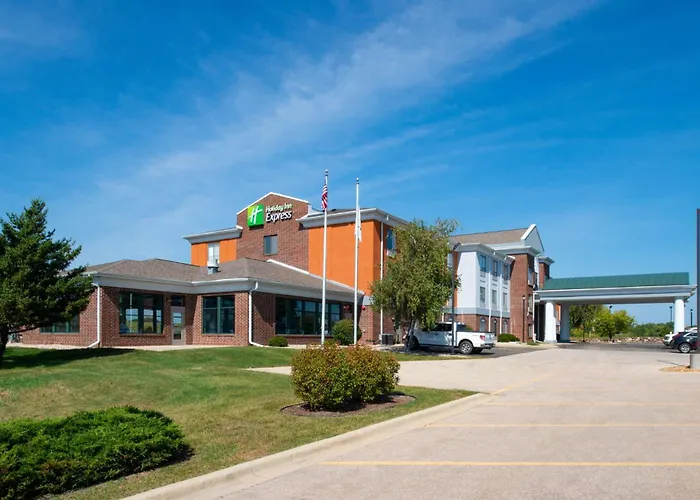 Holiday Inn Express Hotel & Suites Fort Atkinson By Ihg