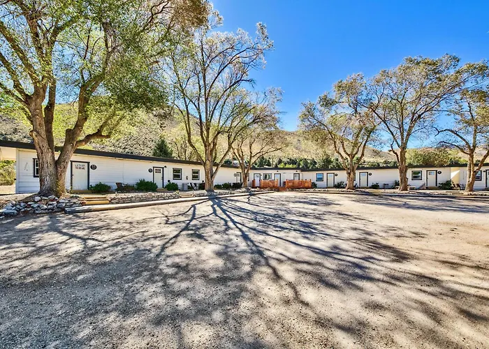 The Historic West Walker Motel