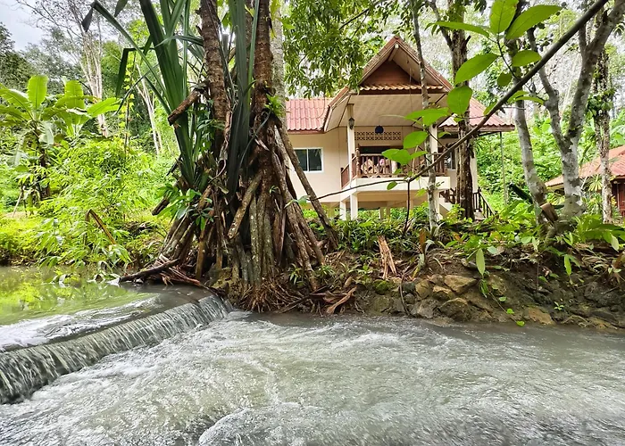 Khaosok Creek And Jungle Resort