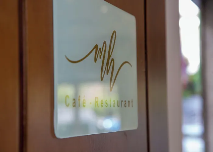 Malak Hotel