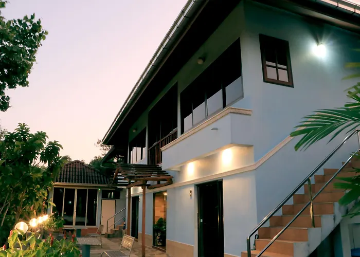 BaanRimNam Resort Trat
