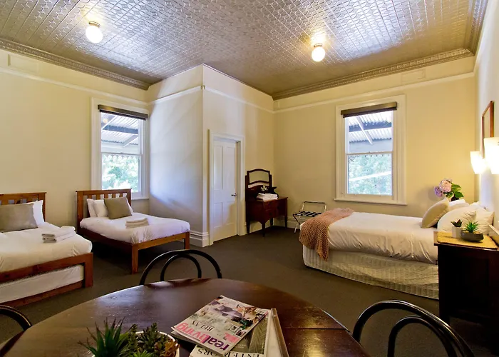 Deloraine Hotel