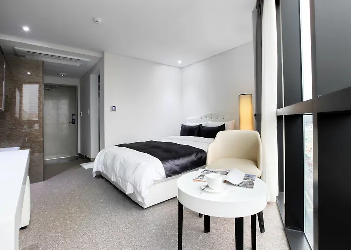 Eins Hotel
