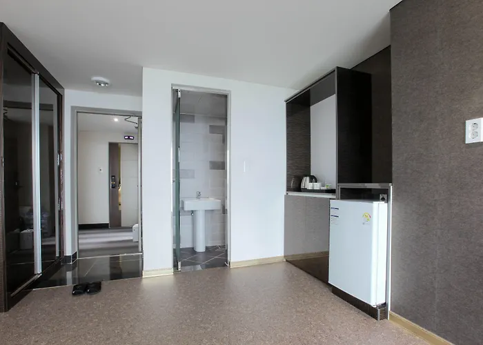 Eins Hotel