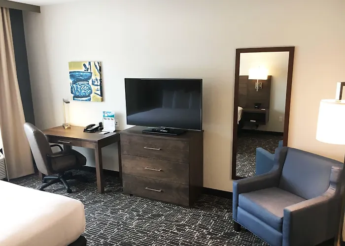 Gundersen Hotel & Suites