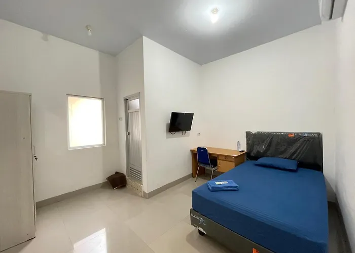 Hotel O Penginapan Musafir Syariah Near Paramount Woman & Childern'S Hospital