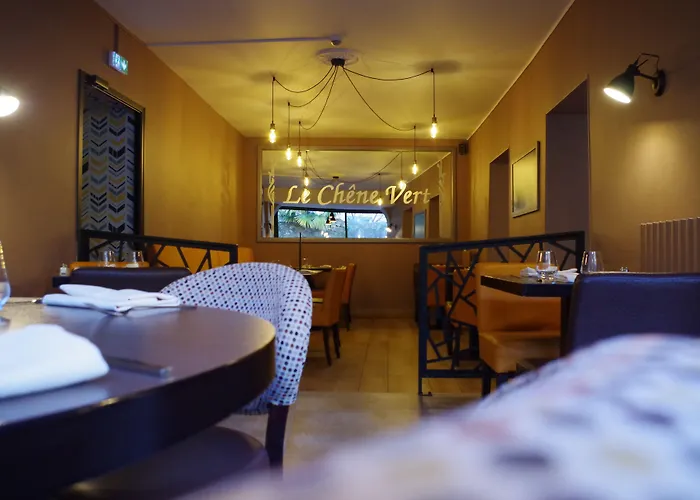 Logis Hotel Le Chêne Vert