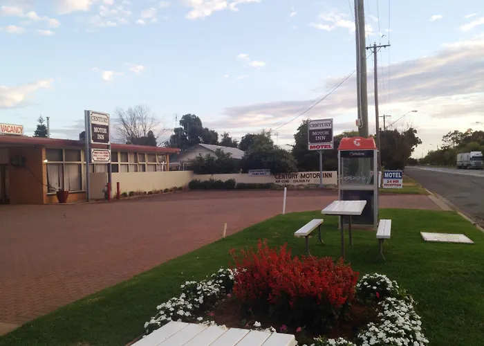 Century Motor Inn, Finley