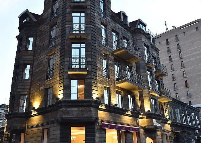 Boulevard Hotel