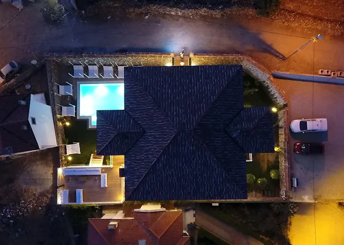 Cunda Pur Beyaz Hotel