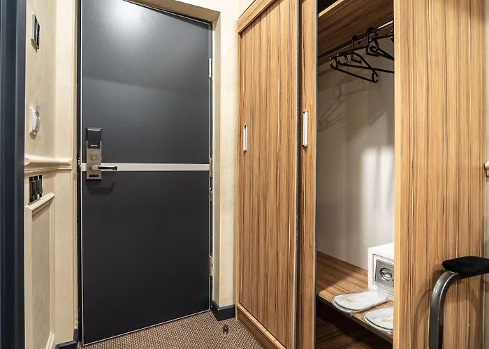 Mildom Premium Hotel