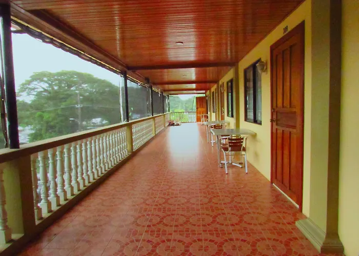 S&C Hotel Suites And Apartments