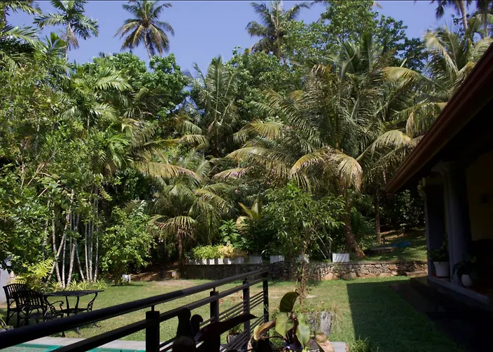 Petit Paradis Hiriketiya