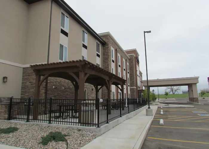 Heartland Inn And Suites