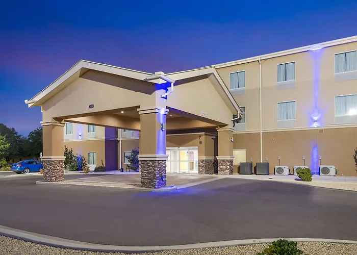 Quality Inn & Suites Carlsbad Caverns Area