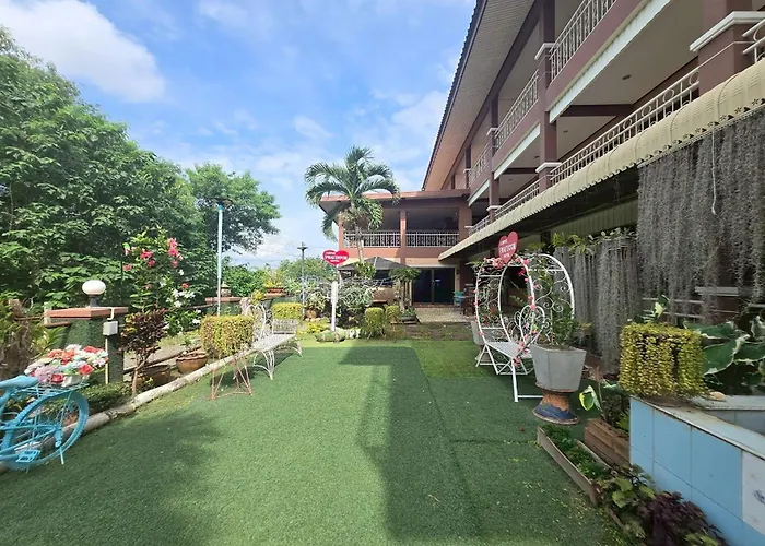 Phaiboon Hotel & Resort