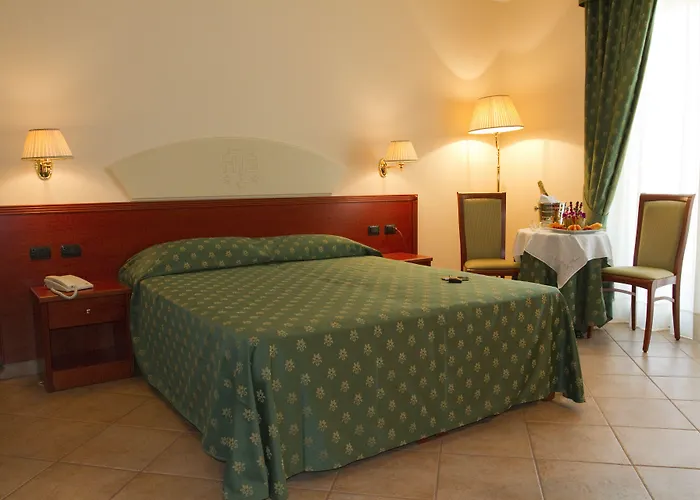 Hotel Tito Serrano'