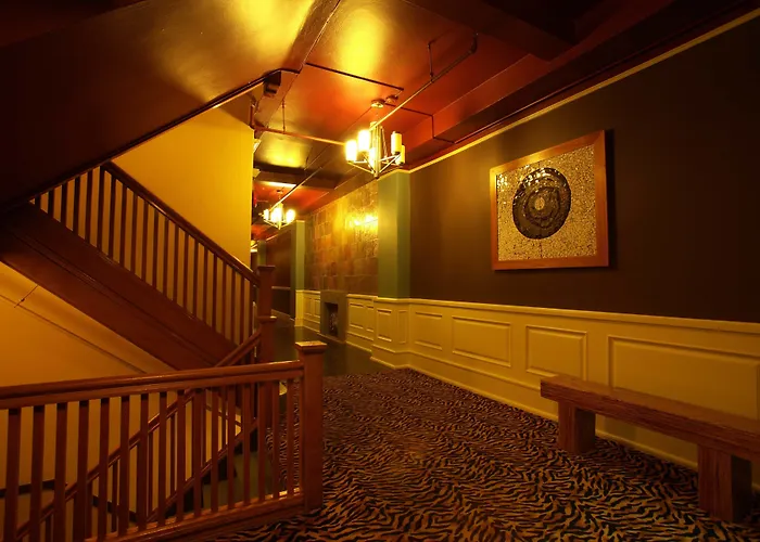 Moore Hotel