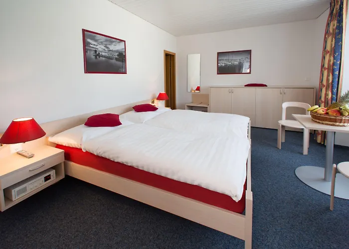 Hotel Du Port - Free Parking - Breakfast Included