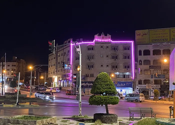 Sara Crown Hotel