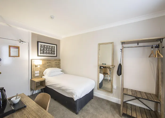 Half Moon, Sherborne By Marston'S Inns