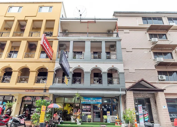 OYO 75327 Diyana Residence