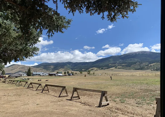 Eagle Nest Fly Shack & Lodge