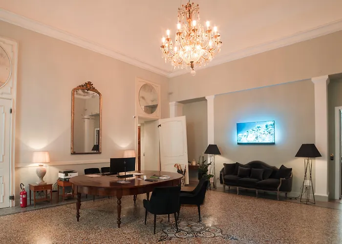 Royal Palace Hotel