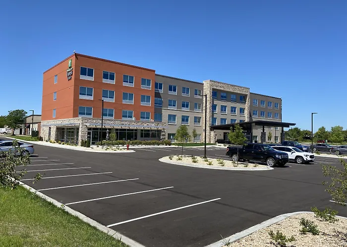 Holiday Inn Express & Suites - Madison West - Middleton By Ihg