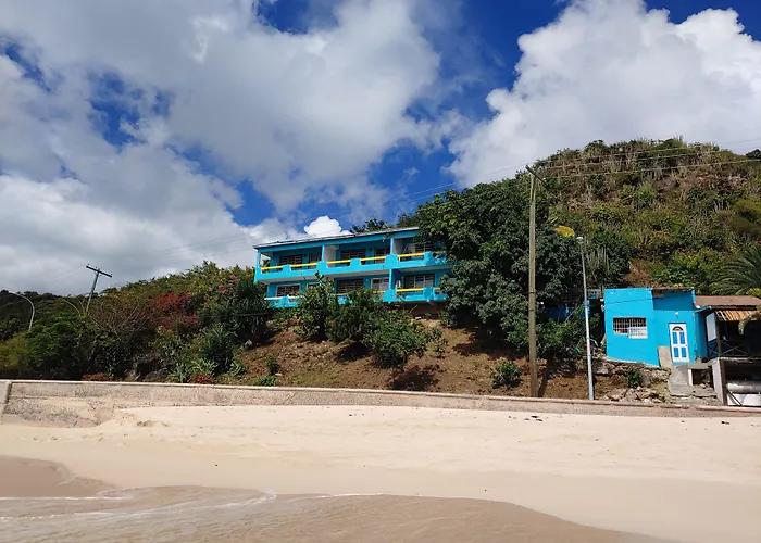 Orrie'S Beach Bar And Hotel