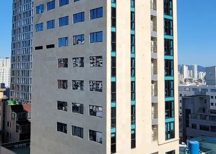 Ashton Hotel