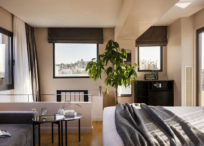 L'Avventura Athens