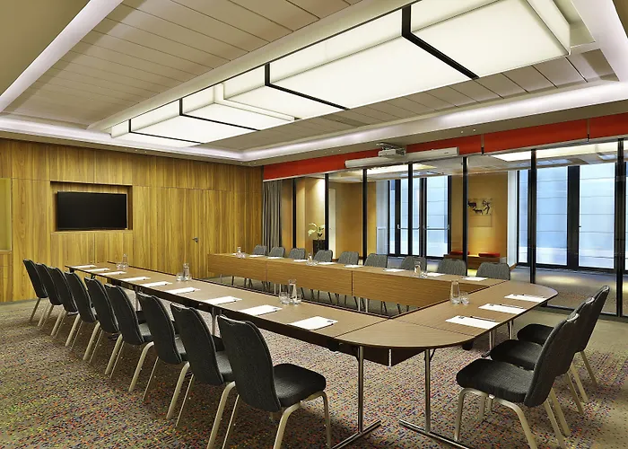 Park Mall Hotel & Conference Center