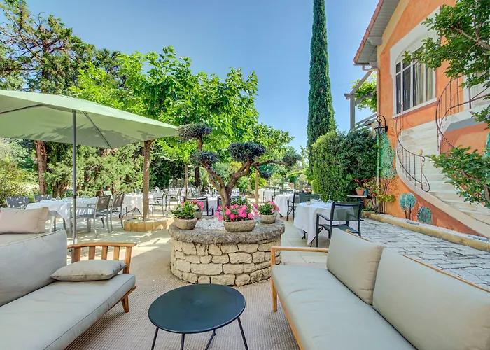Hotel Le Blason de Provence