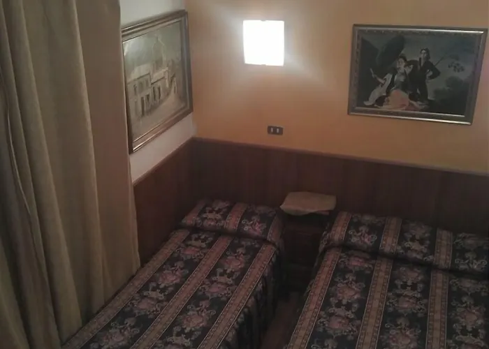 Le Petit Hotel