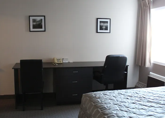Arbour Ridge Inn & Suites