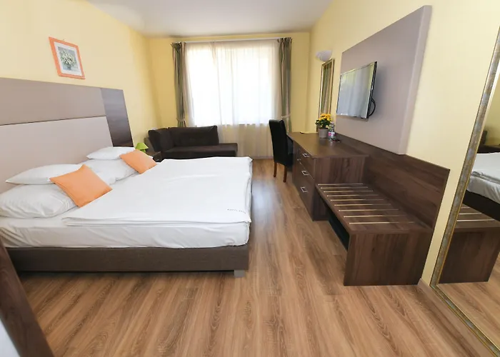 Jade Hotel-Ezüsthíd Hotel
